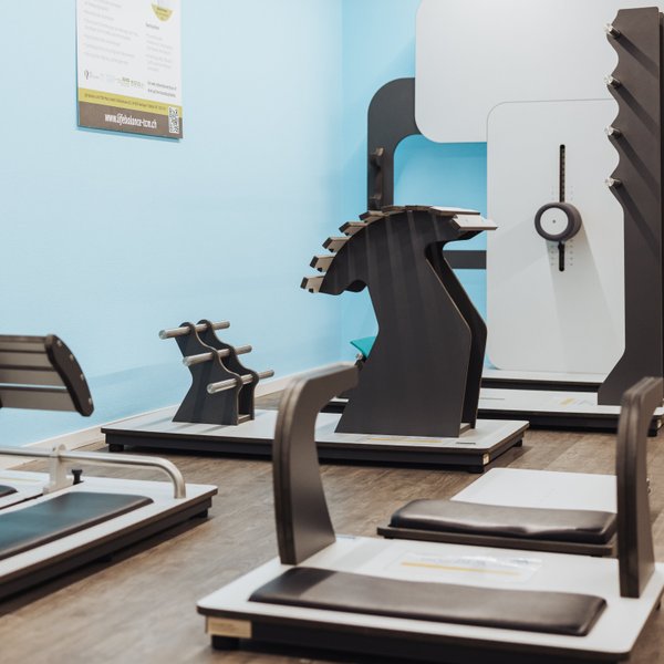 BUDGET Fitness Frick: Stimmungsbild Eingangsbereich mit FLEXX Geräten
