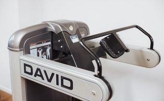 BUDGET Fitness Frick: Stimmungsbild Kraftgerät für Nackentraining von DAVID