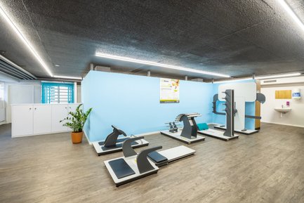 BUDGET Fitness Frick: Stimmungsbild Eingangsbereich mit FLEXX-Geräten